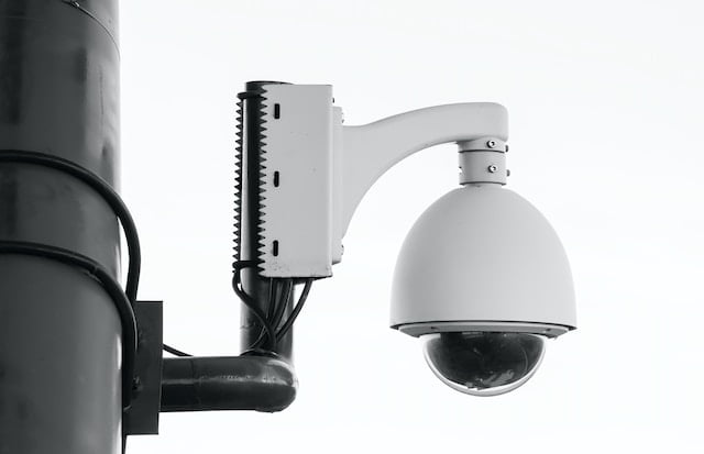 Read more about the article Enhancing Security: The Vital Need for CCTV Surveillance